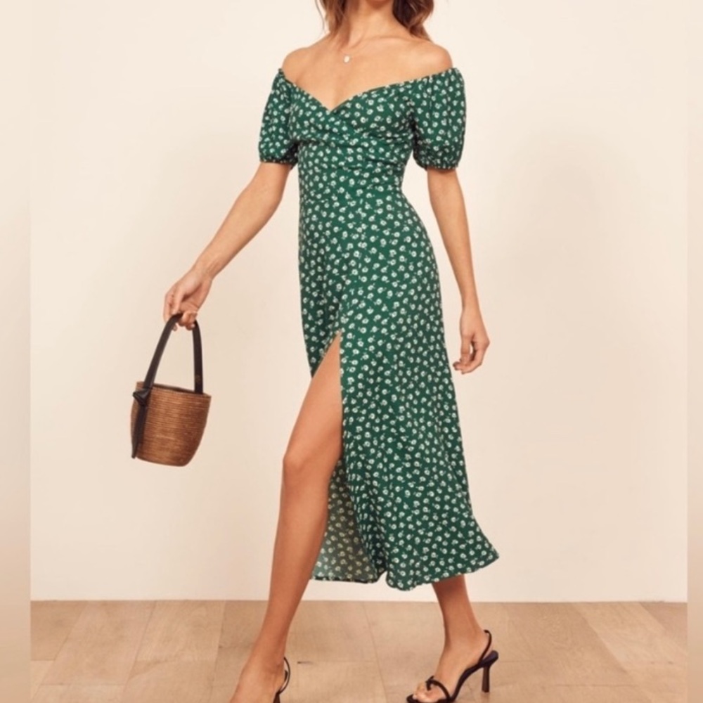 Reformation Pearl Dress Chive Green Floral Midi Dress
Off Shoulder
